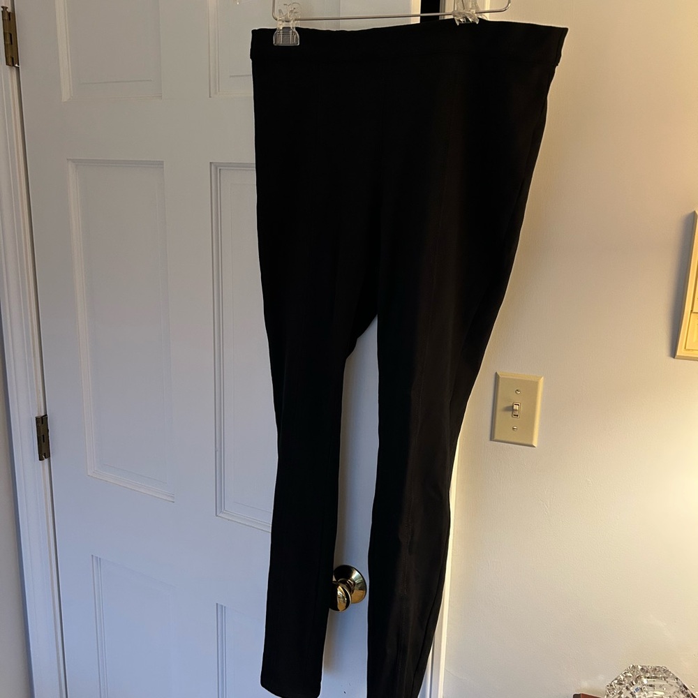 Vineyard Vines Garment Dyed Black Pants/Leggings.  Size 12